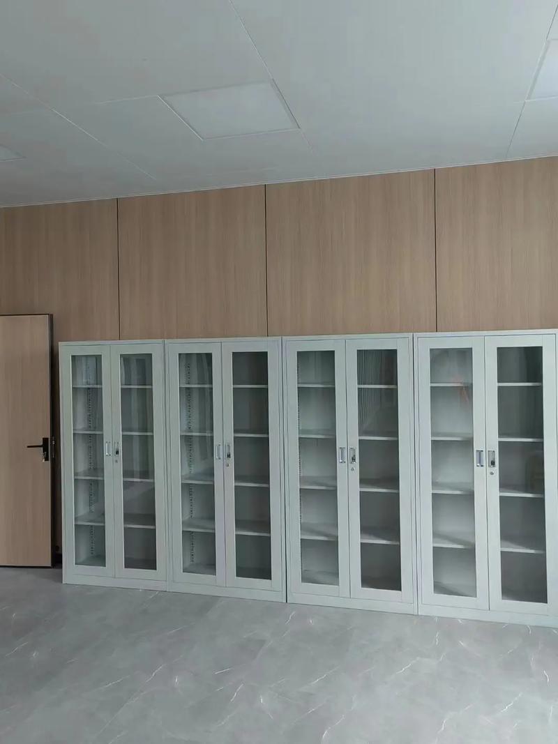 成都办公家具工厂选购指南 从铁艺办公用品到整体解决方案